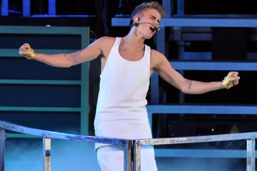 Justin Bieber Fans Throw Their iPhones at Him Onstage [VIDEO]