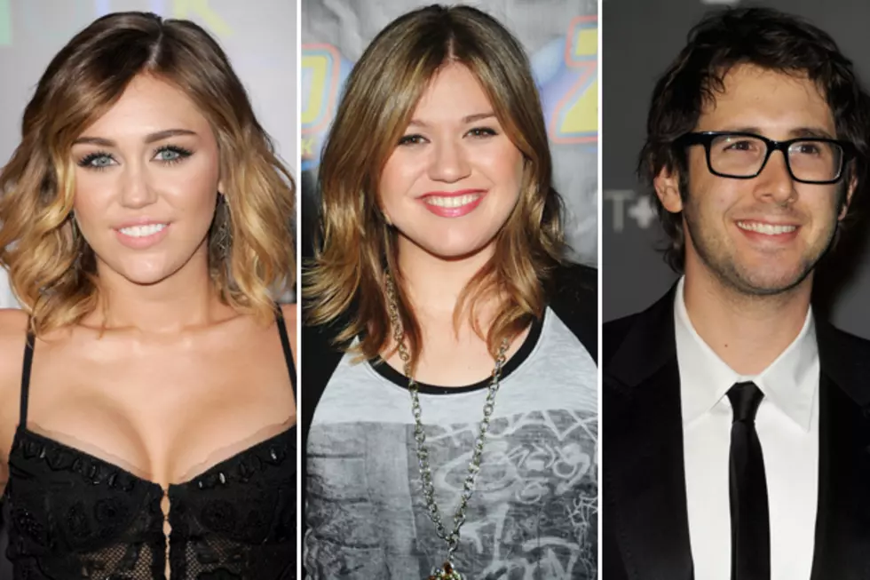 Miley Cyrus, Kelly Clarkson, Josh Groban + More in Celebrity Tweets of the Day