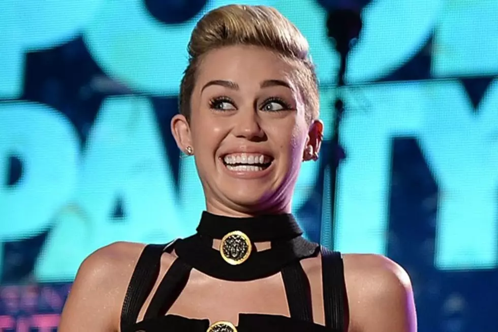 Miley Cyrus Butt Tweets About Xanax + Ironically Thinks Everyone Is Copying Off of Her [VIDEO]
