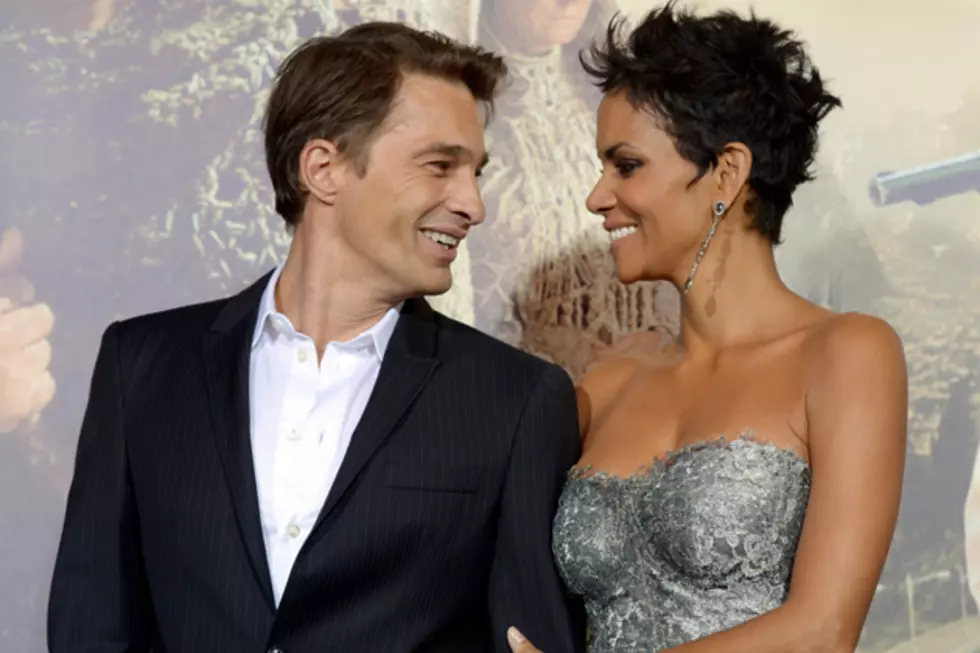 Halle Berry + Olivier Martinez Wed in France