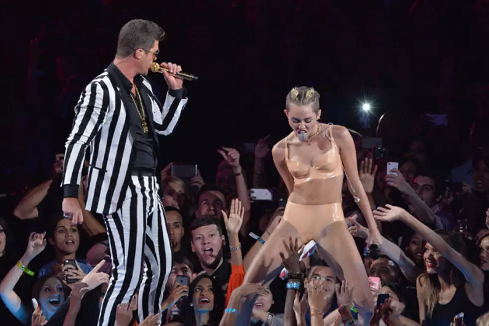 2013 MTV Video Music Awards: Miley Cyrus Twerks With Robin Thicke [VIDEO]