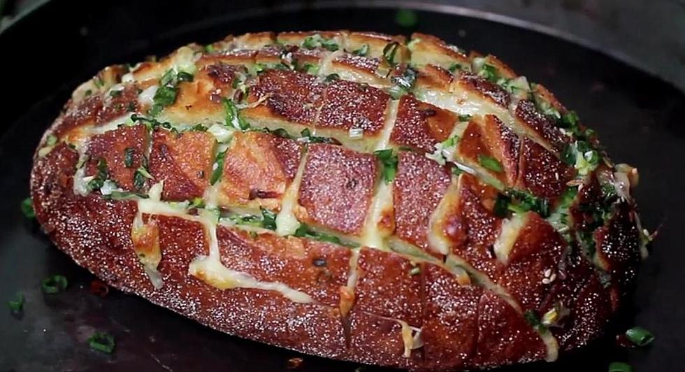 Bloomin’ Onion Bread Recipe [VIDEO]