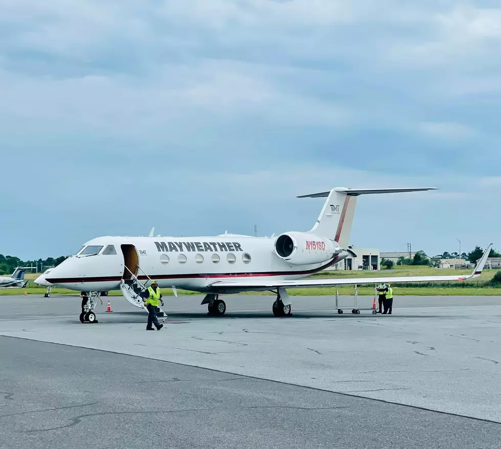 Boxing Great Mayweather Lands His Plane In Atlantic City