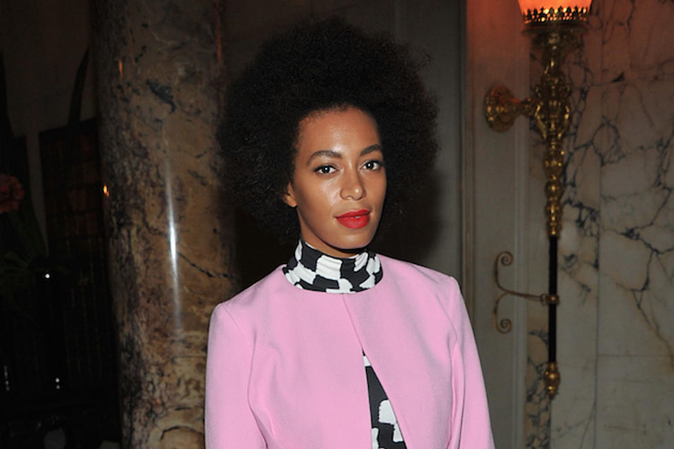 Solange&#8217;s Afro Patted Down by TSA, &#8216;Afro-volution&#8217; Begins on Twitter