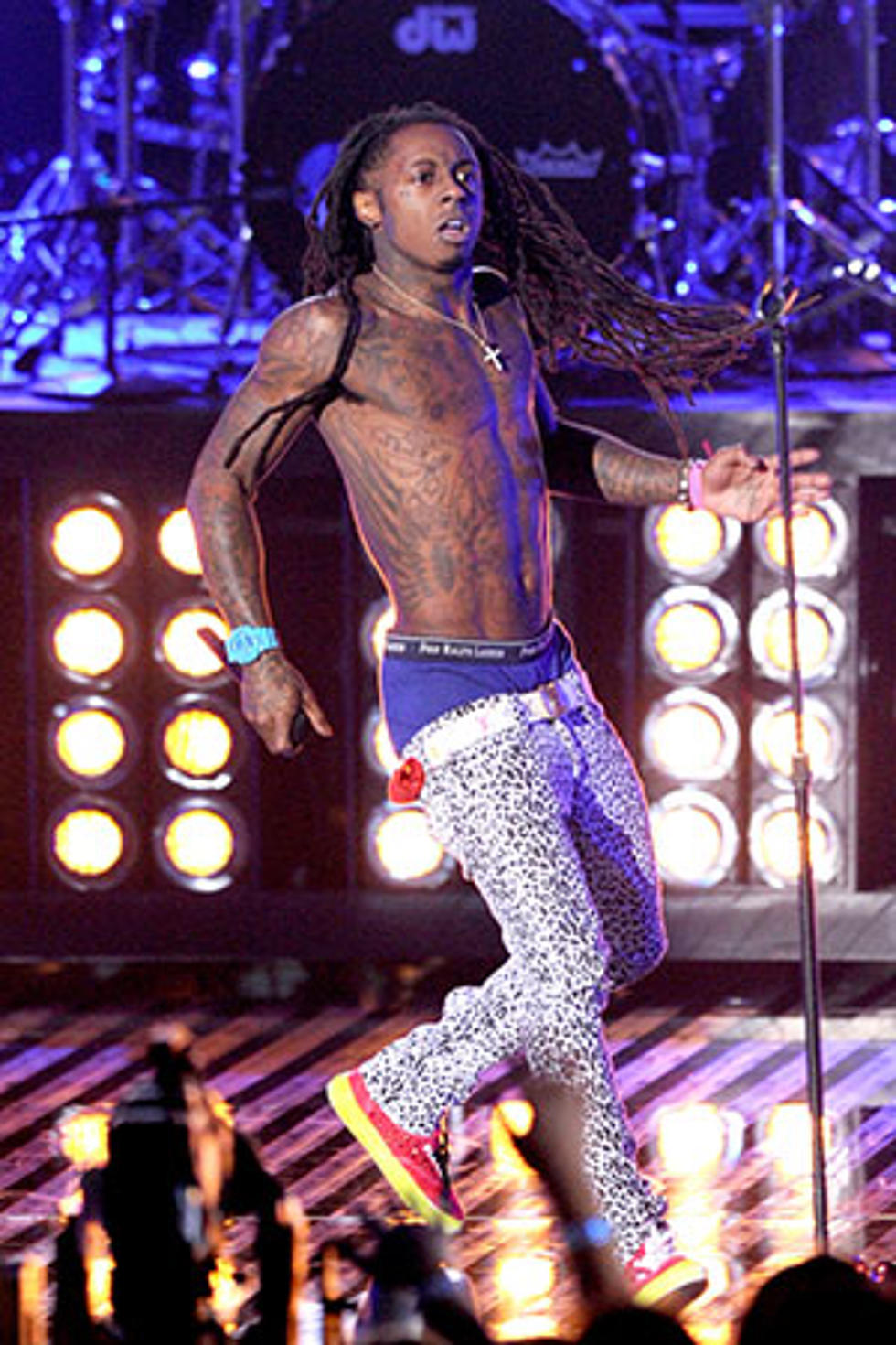 Lil Wayne – Crazy Stage Outfits