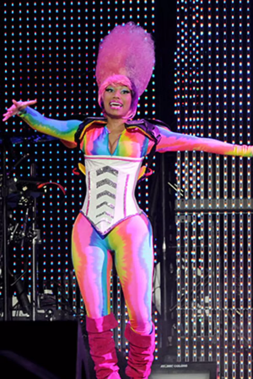 Nicki Minaj &#8211; Crazy Stage Outfits