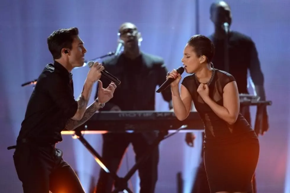 Alicia Keys and Maroon 5 Perform &#8216;Girl on Fire&#8217; at 2013 Grammy Awards