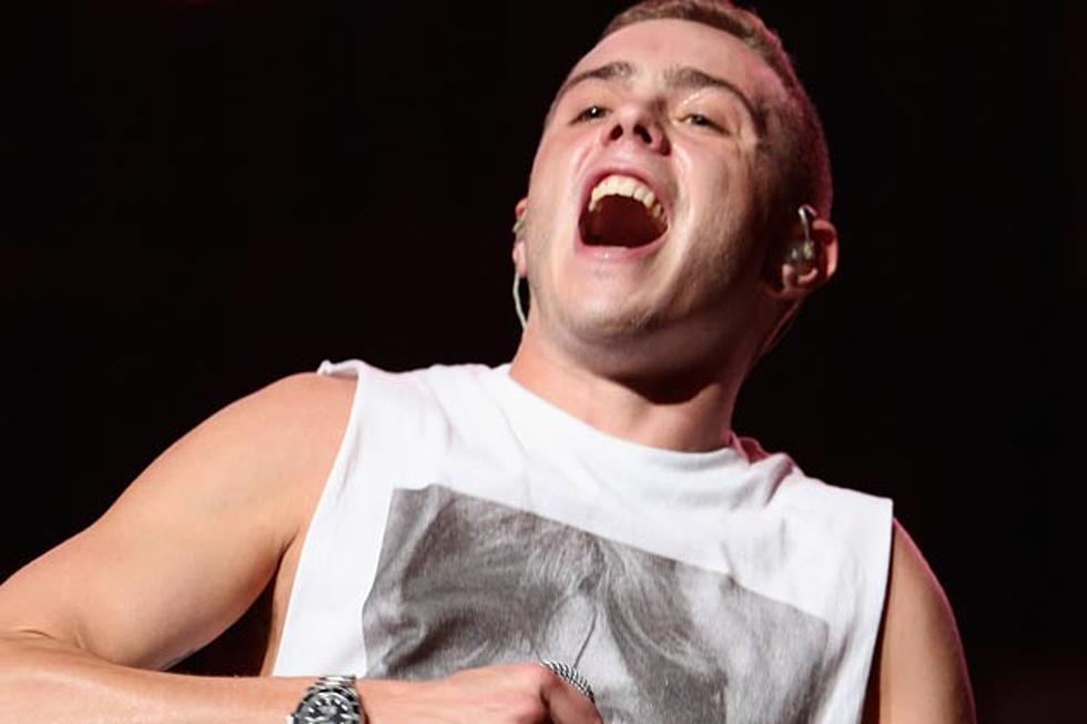 Sammy Adams Collapses Onstage in New Jersey [Video]