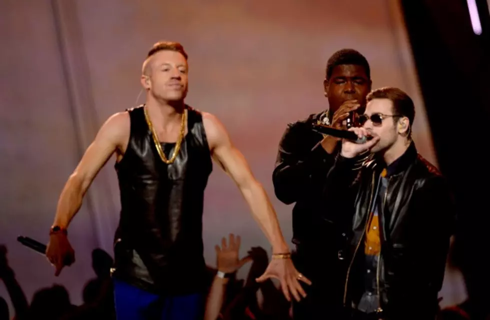 Macklemore and Ryan Lewis Open &#8216;Thrift Shop&#8217; at 2013 Billboard Music Awards
