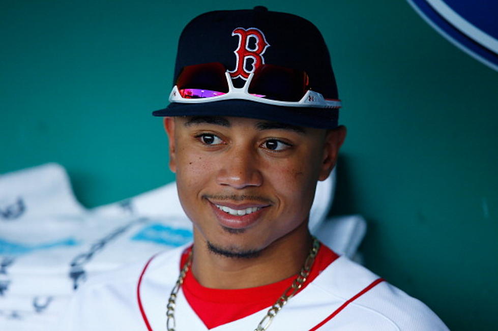 Mookie Betts Golf Cart Ends Up In Pond [VIDEO]