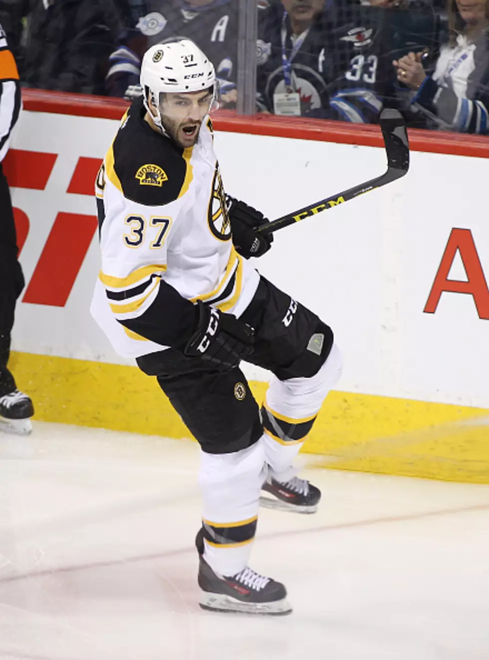 Bergy, Marchand Lead Bruins Past Jets [VIDEO]