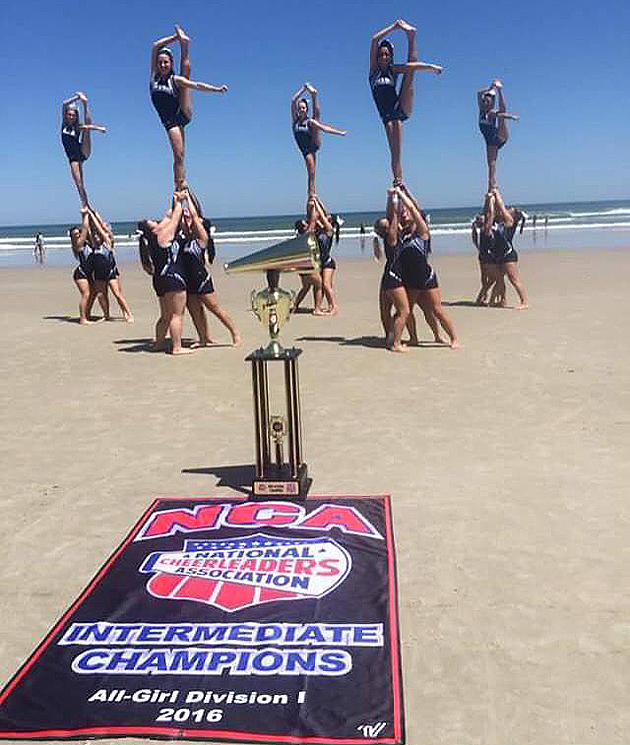 UMaine Cheering Team Places First At Nationals