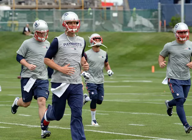 Pats Scrimmage, Brady Meets With Press [VIDEO]