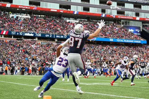 Lewis Leads Patriots To 37-16 Win Over Bills [VIDEO]