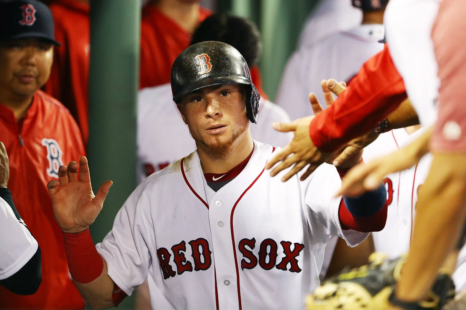 Red Sox, Vazquez agree on new deal