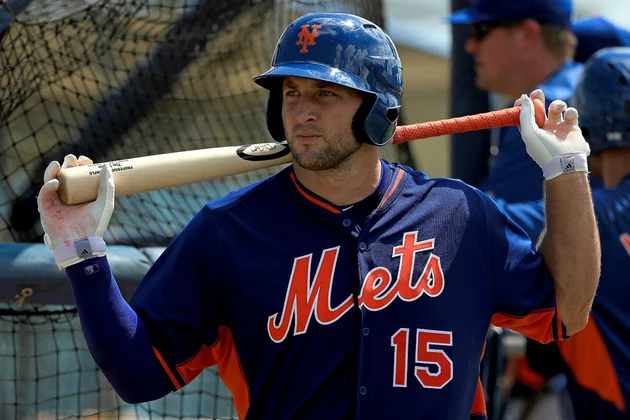 Tebow Returns To Hadlock Field [VIDEO]