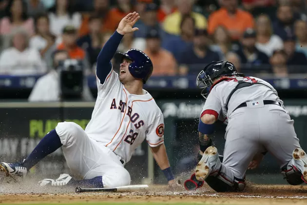 Astros Edge Red Sox 4-2 [VIDEO]