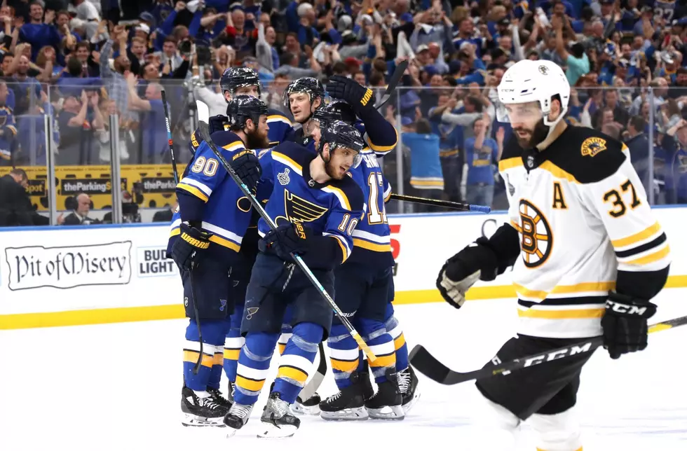 Blues Manhandle Bruins, Win 4-2 [VIDEO]