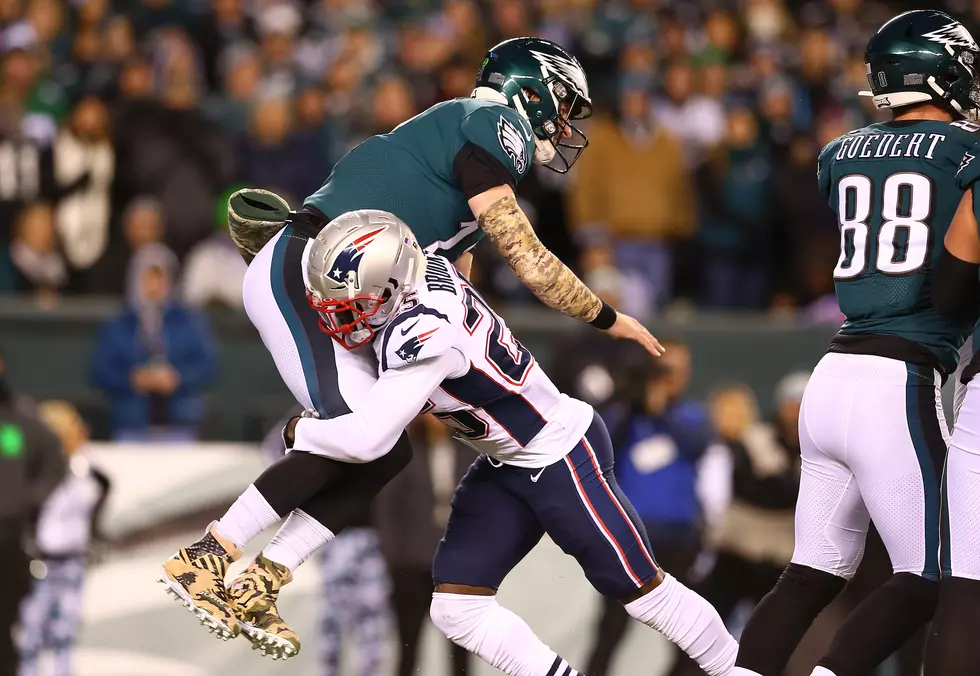 Edelman’s TD pass leads Patriots over Eagles 17-10