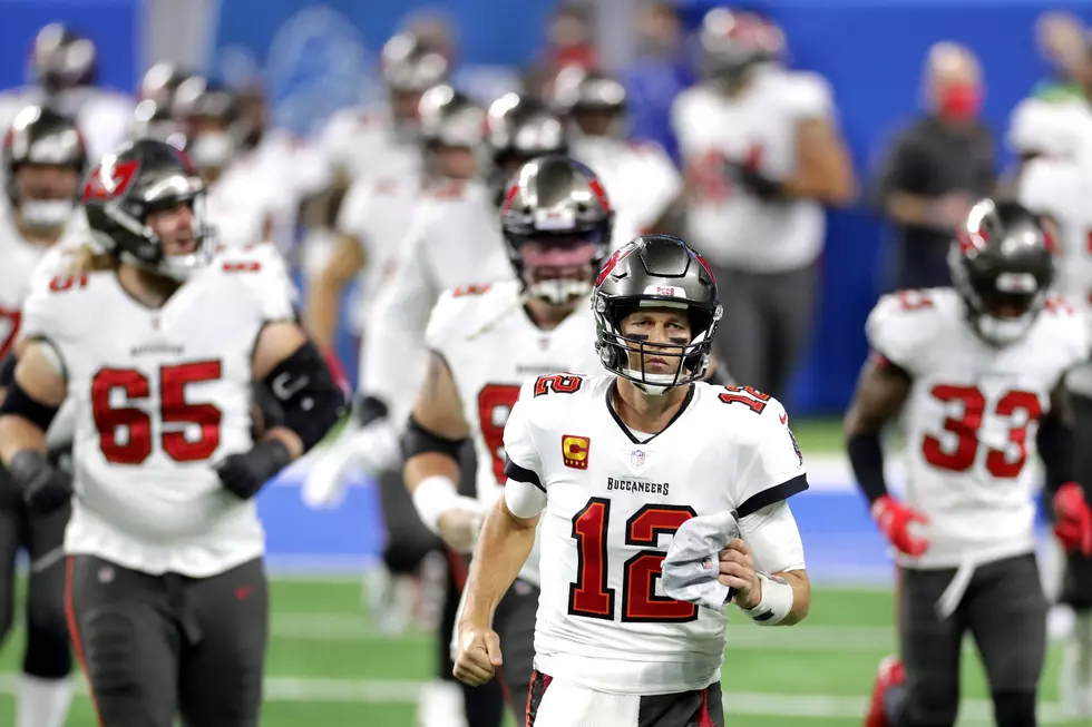 Buccaneers Blow Out Lions 47-7