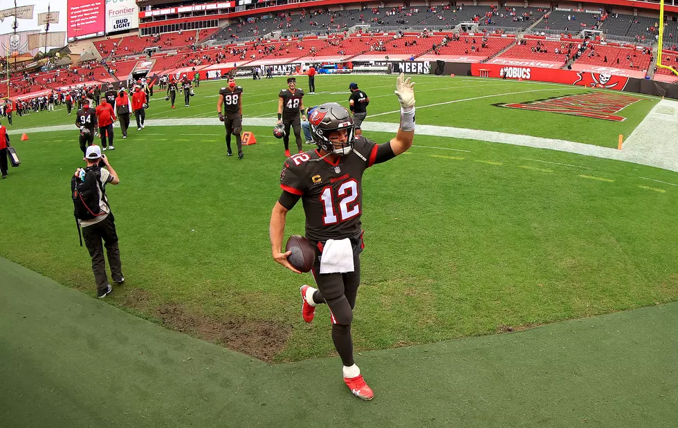 Brady Throws for 4 TDs, Bucs Pull Away from Falcons 44-27