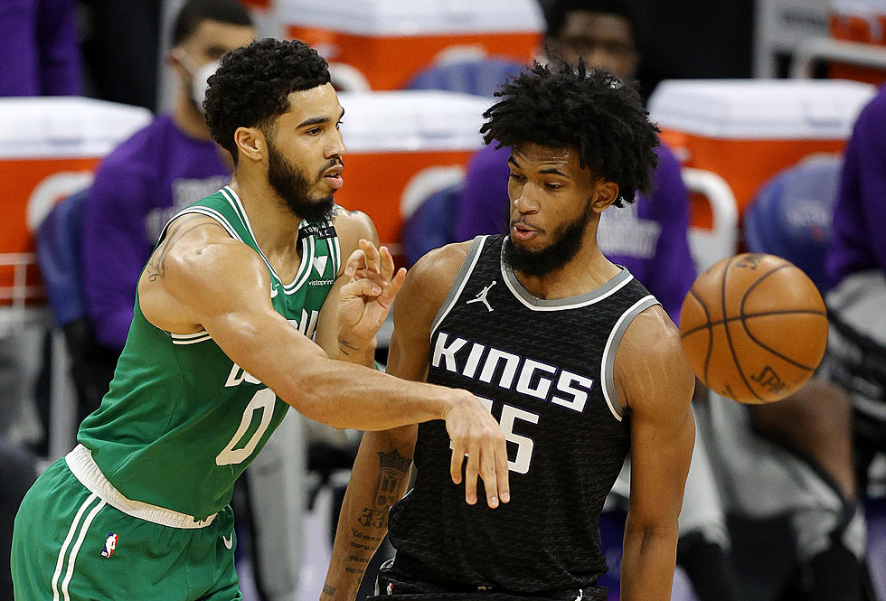 Fox nets 26, Kings hold off short-handed Celtics 116-111