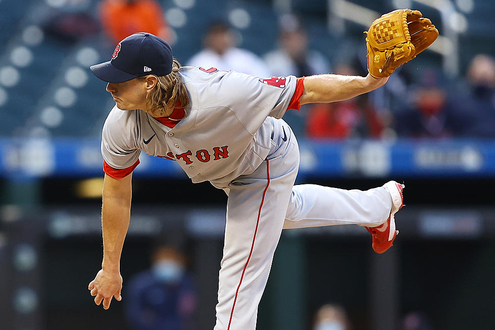 Richards strikes out 10, pitches Red Sox past Mets 2-1