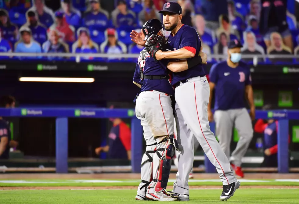 Martinez&#8217;s 2-run homer in 9th lifts Red Sox over Jays 8-7