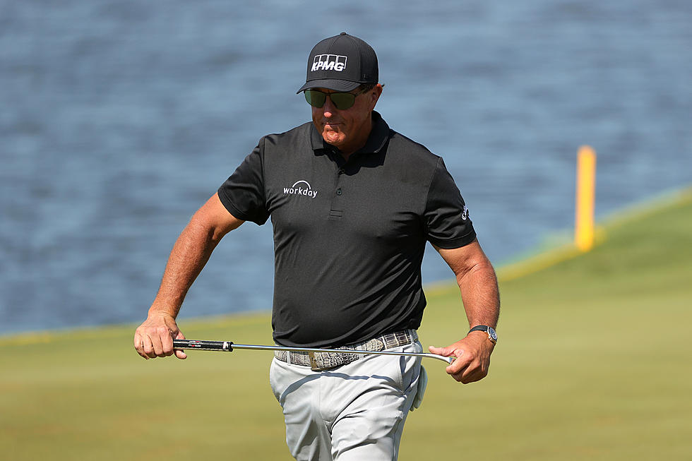Mickelson at PGA is atop a major leaderboard for 4th decade