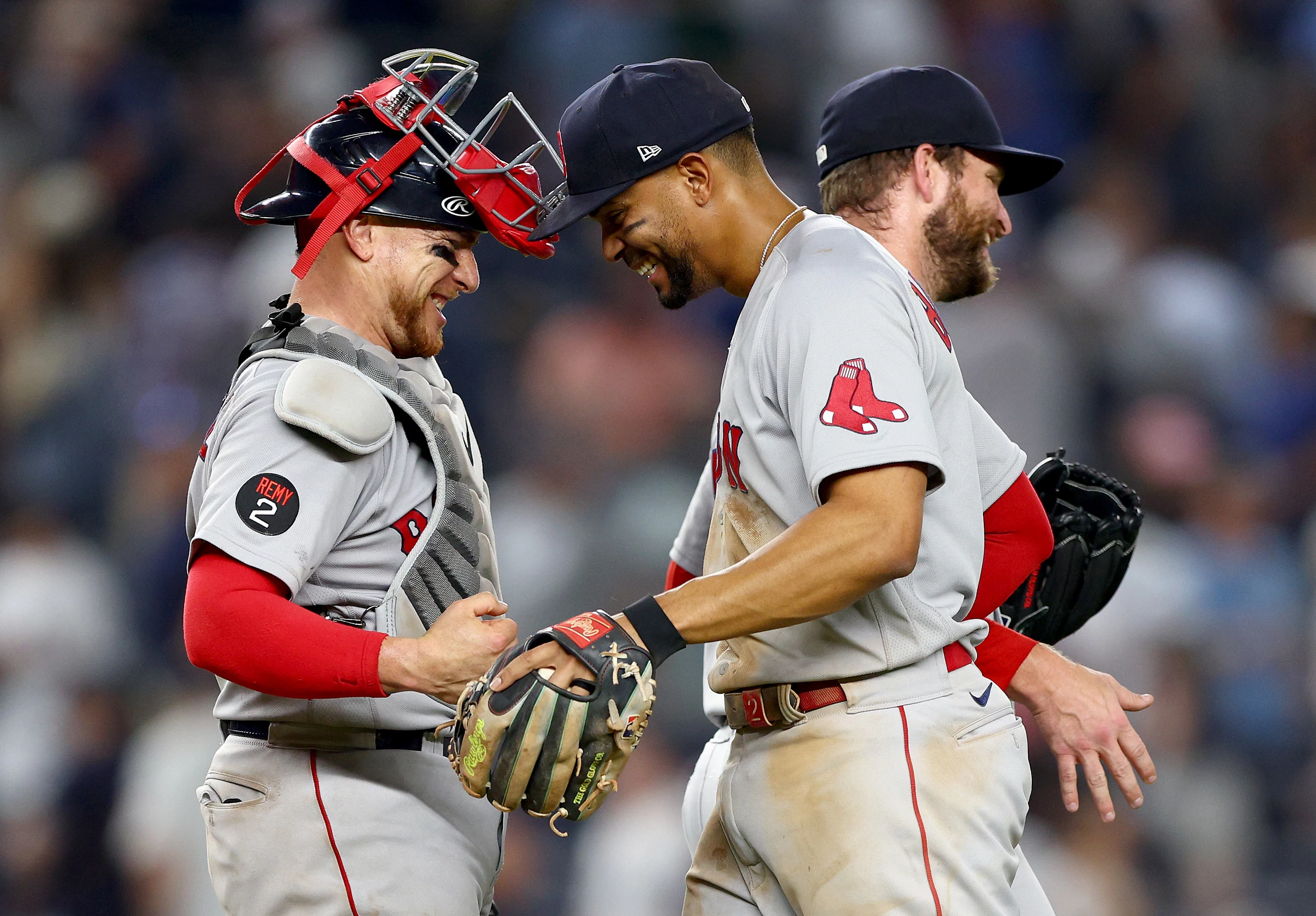 Bogaerts scores on wild pitch in 11th, Red Sox top Yanks 5-4