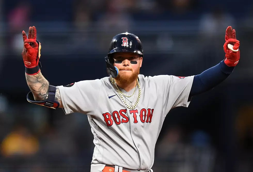 Alex Verdugo removed from Boston Red Sox game with hamstring