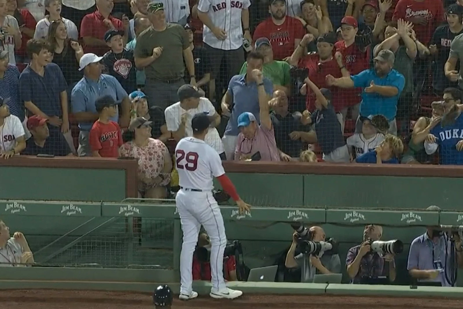 Red Sox Fan Catches Foul Ball 1-Handed with Chicken Tender in Mouth [VIDEO]
