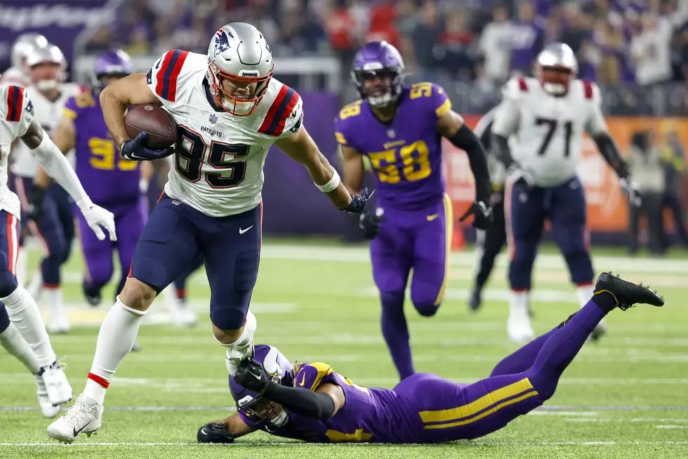 Replay Reversal on TD Catch Proves Costly in Patriots 33-26 loss