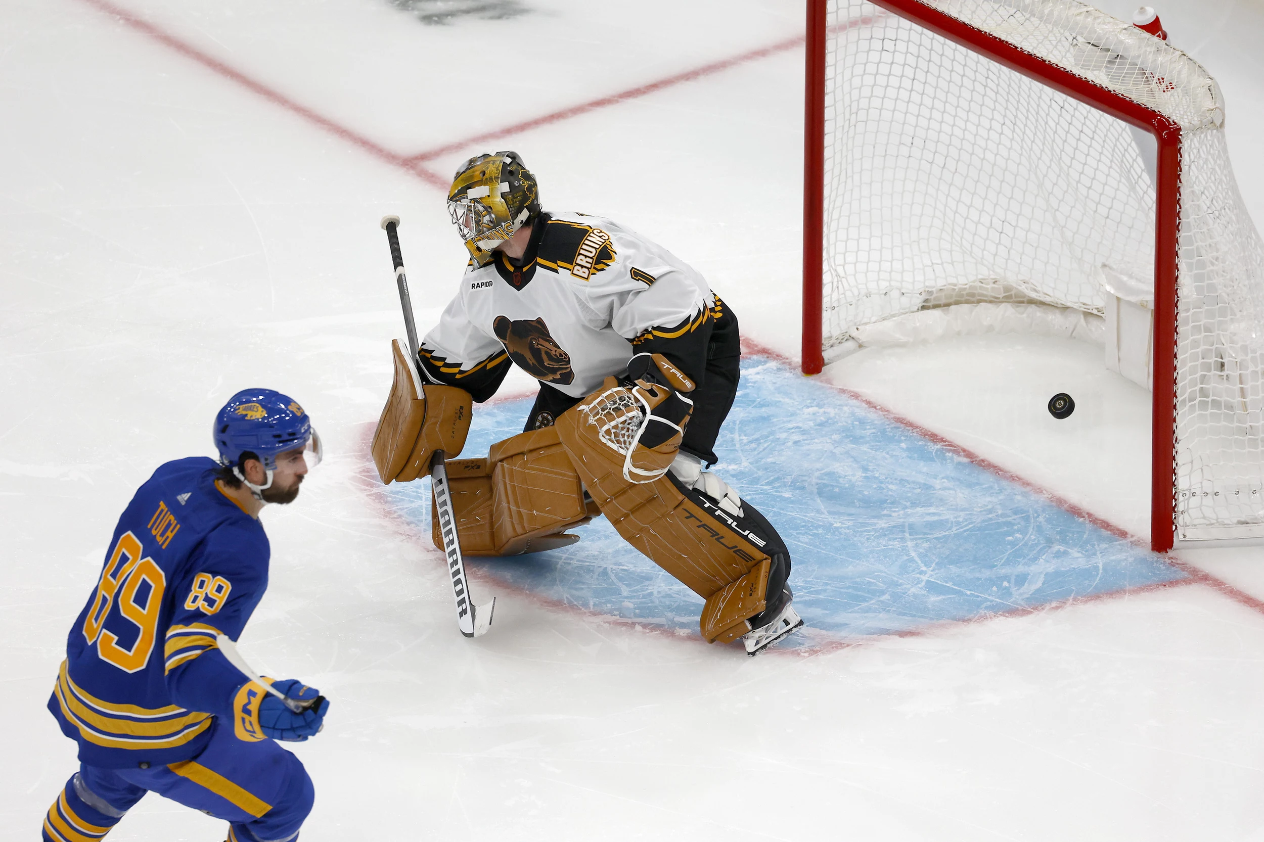 Winter Classic: Penguins allow pair of third-period goals in loss to Bruins