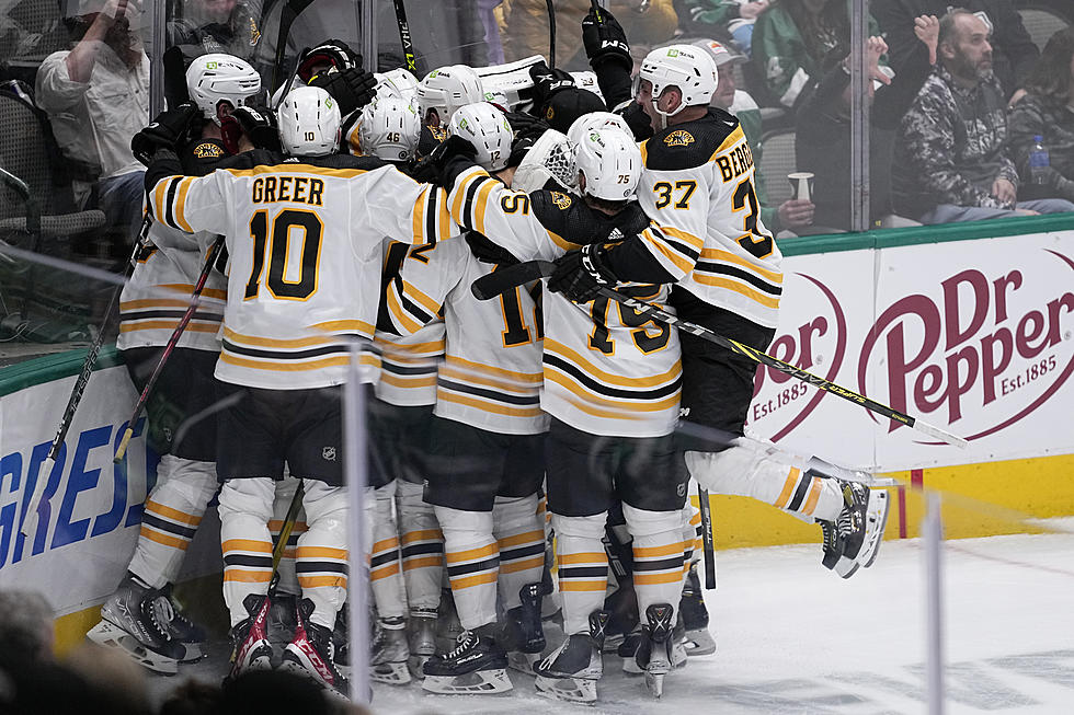 Pastrnak Scores in OT as Bruins Rally for 3-2 Win over Stars