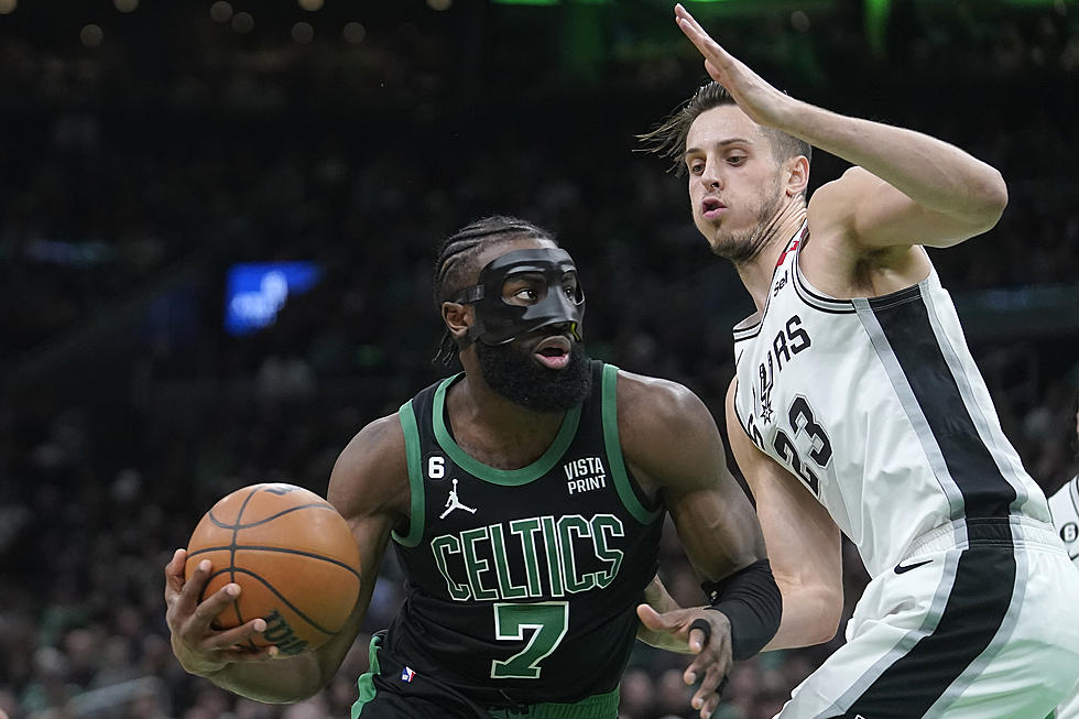 Jaylen Brown&#8217;s 41 Points Helps Celtics Past Spurs 137-93