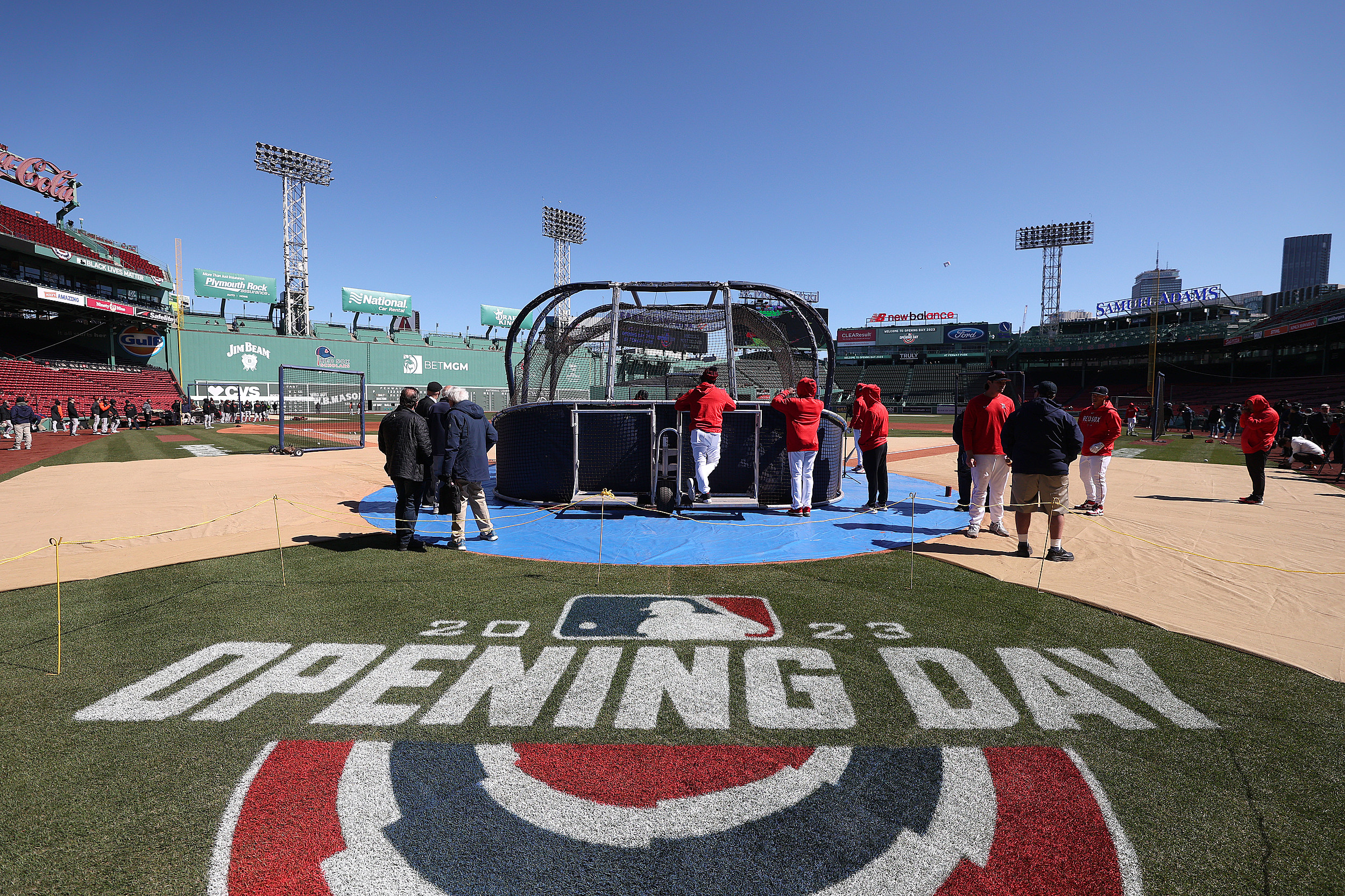 Kelly makes Red Sox' Opening Day roster