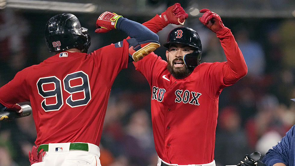 Wong&#8217;s Two Homers Lifts Red Sox to 7-6 Win Over Blue Jays