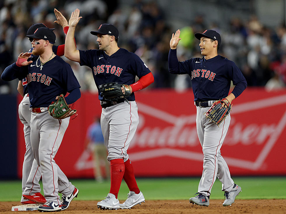 Whitlock Pitches Red Sox Over Yanks 3-2 in Rivals&#8217; 1st Meeting This Year