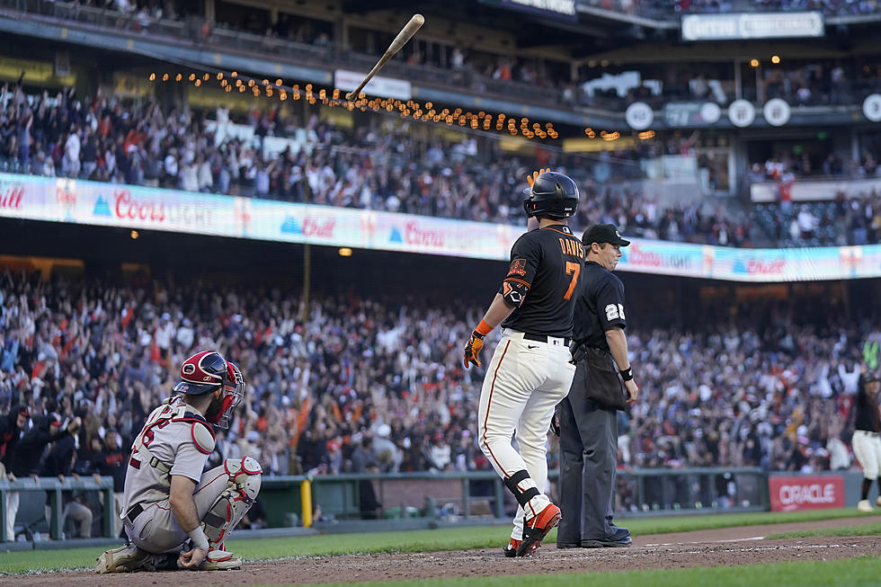 J.D. Davis Homers in 9th to Give the Giants a 3-2 Win over the Red Sox