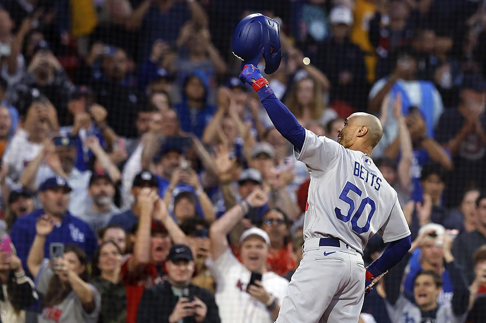 Betts Gets Ovation, Scores Twice Against Former Team, Freeman Has 4 hits as Dodgers Beat Red Sox 7-4
