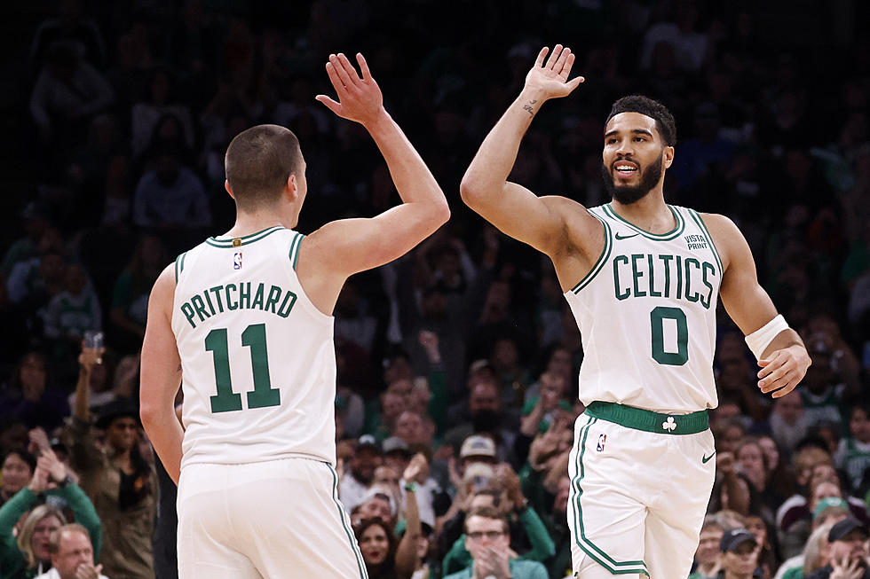 Pritchard Signs Extension, lLeads Celtics over 76ers 114-106 in Preseason Opener