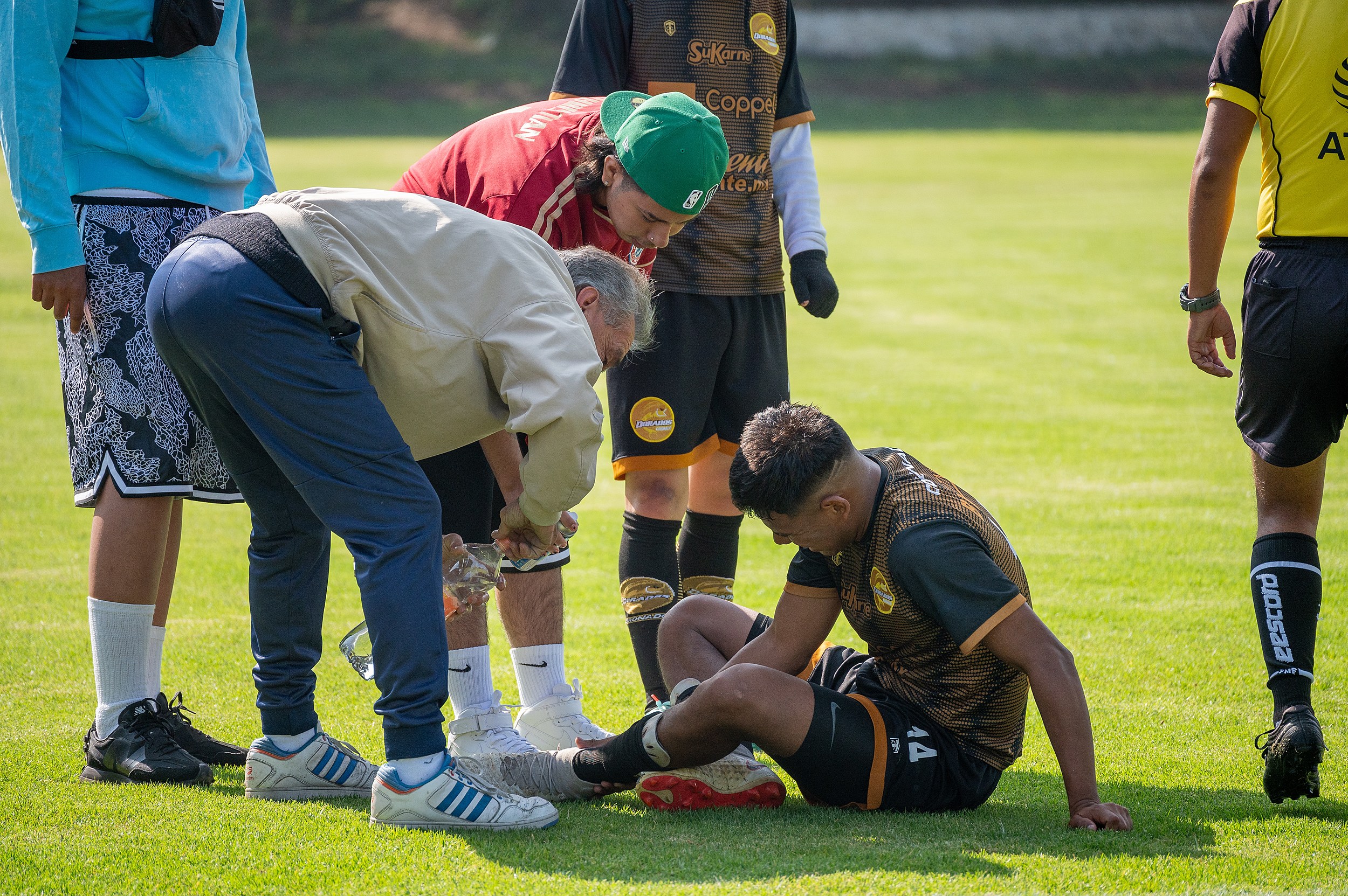 How Sports Medicine Nurses Help Athletes Recover From Injuries