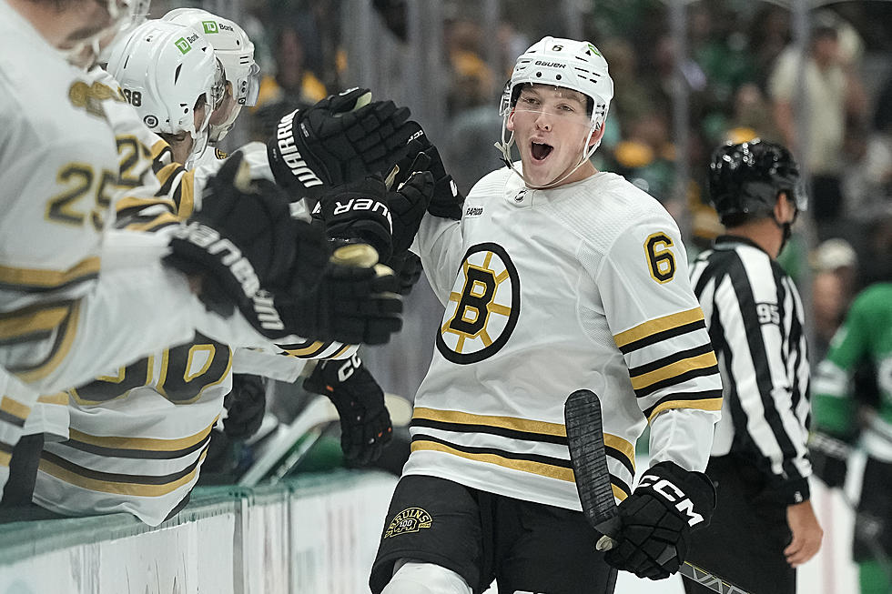 Boston rookies Beecher and Lohrei Score 1st NHL goals in Bruins&#8217; 3-2 Victory over Stars