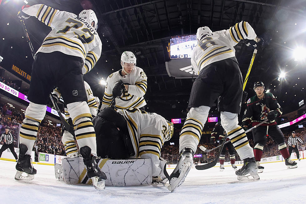 Schmaltz scores with less than a minute left in OT, lifts Coyotes past Bruins 4-3