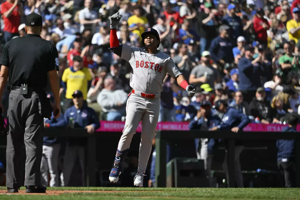 Valdez hits a 3-run homer to help the Red Sox beat the Mariners 5-1