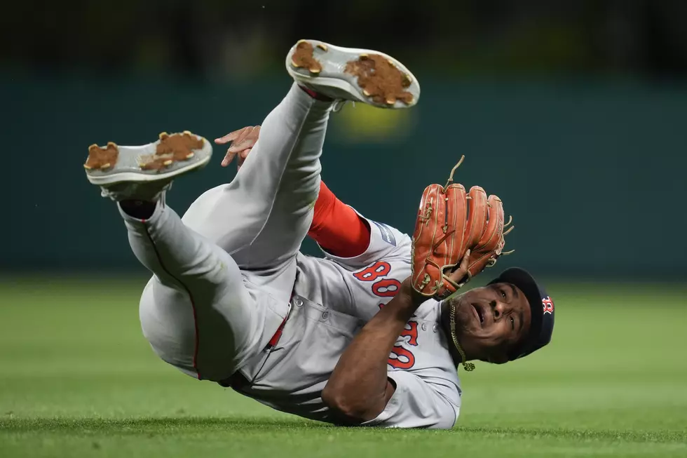 Angels score 2 on Devers’ error at third, and Boston’s 5-game winning streak ends with a 2-1 defeat