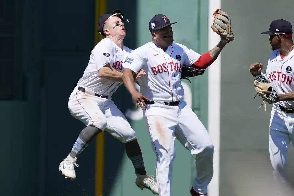 Red Sox LF Tyler O’Neill leaves game against Guardians after collision with teammate
