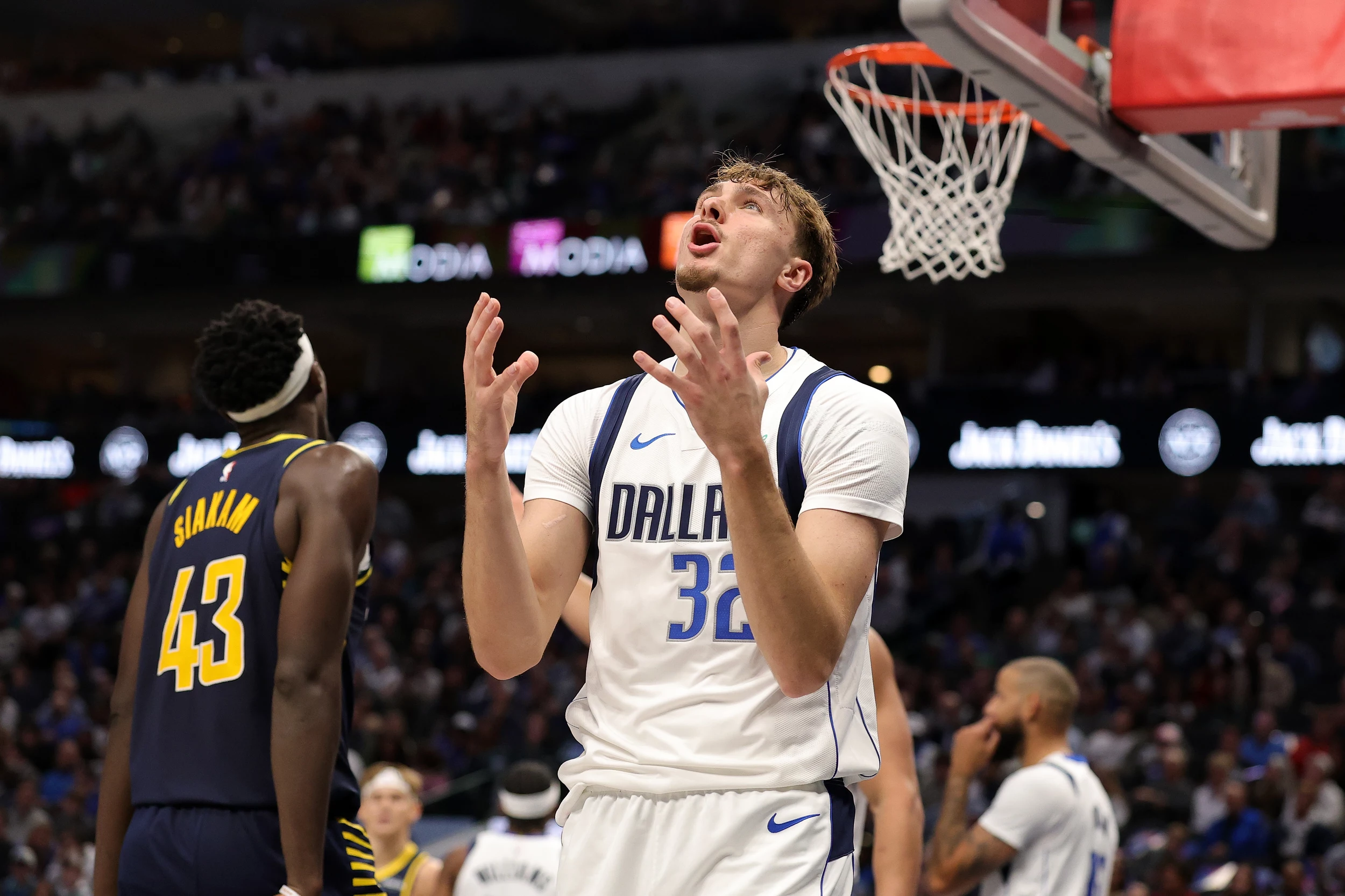 Cooper Flagg Shines In Mavericks