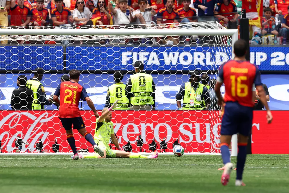 Mikel Oyarzabal’s 2 Goals Send Dominant Spain past Austria 3-0 and Into Round of 16 at the World Cup